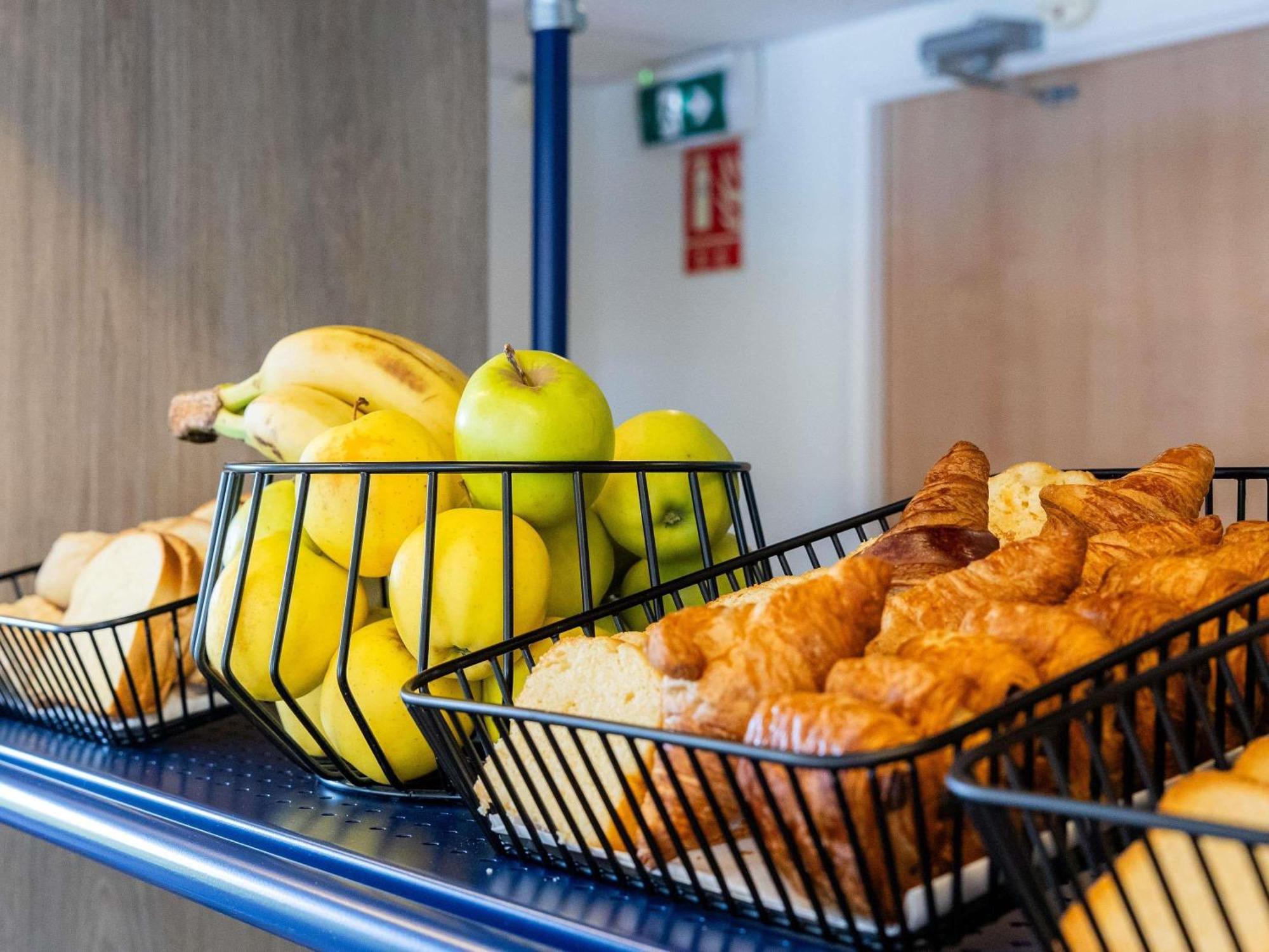 Ibis Budget Carcassonne Aeroport - A61 외부 사진